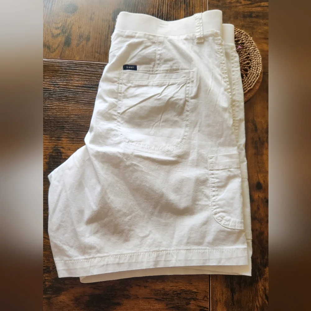 NWT Lee Flex-To-Go Relaxed Fit Bermuda 14P Shorts - Picture 8 of 12